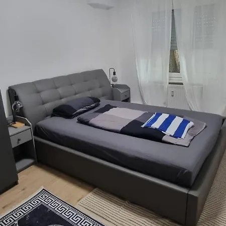 Deluxe 2 Apartament *